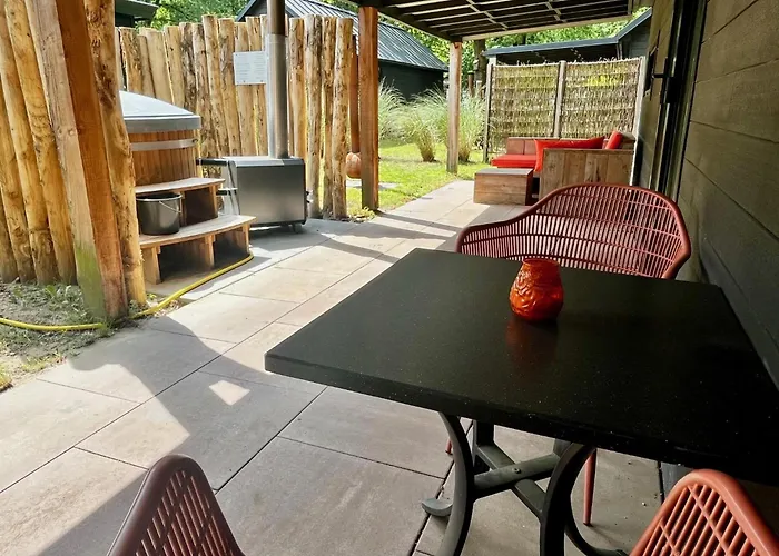 Dağ evi Tinylodge With Hottub